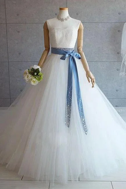 White Sweetheart Ball Gown Sweetheart Tulle Wedding Dress With Blue Belt N2684